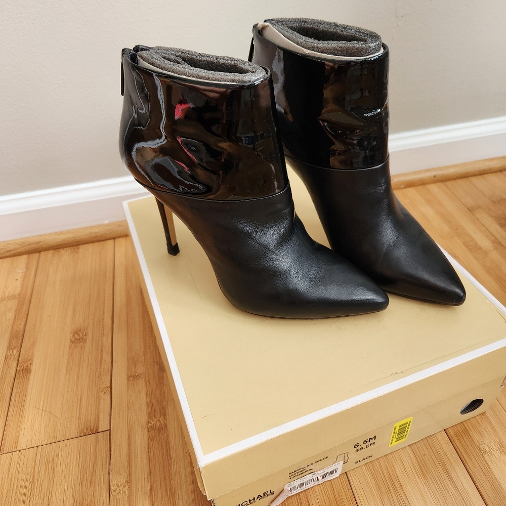 Michael Kors 6.5 black booties